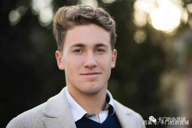 在足球场上 在足球场上