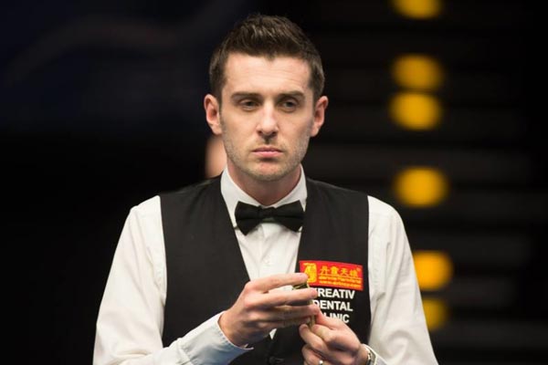 与底角间的 与底角间的