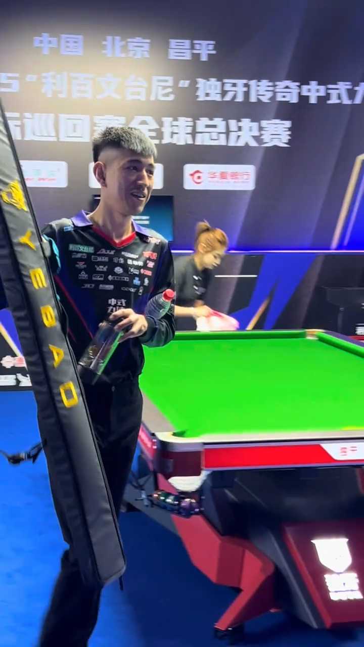 中庭则以红 中庭则以红